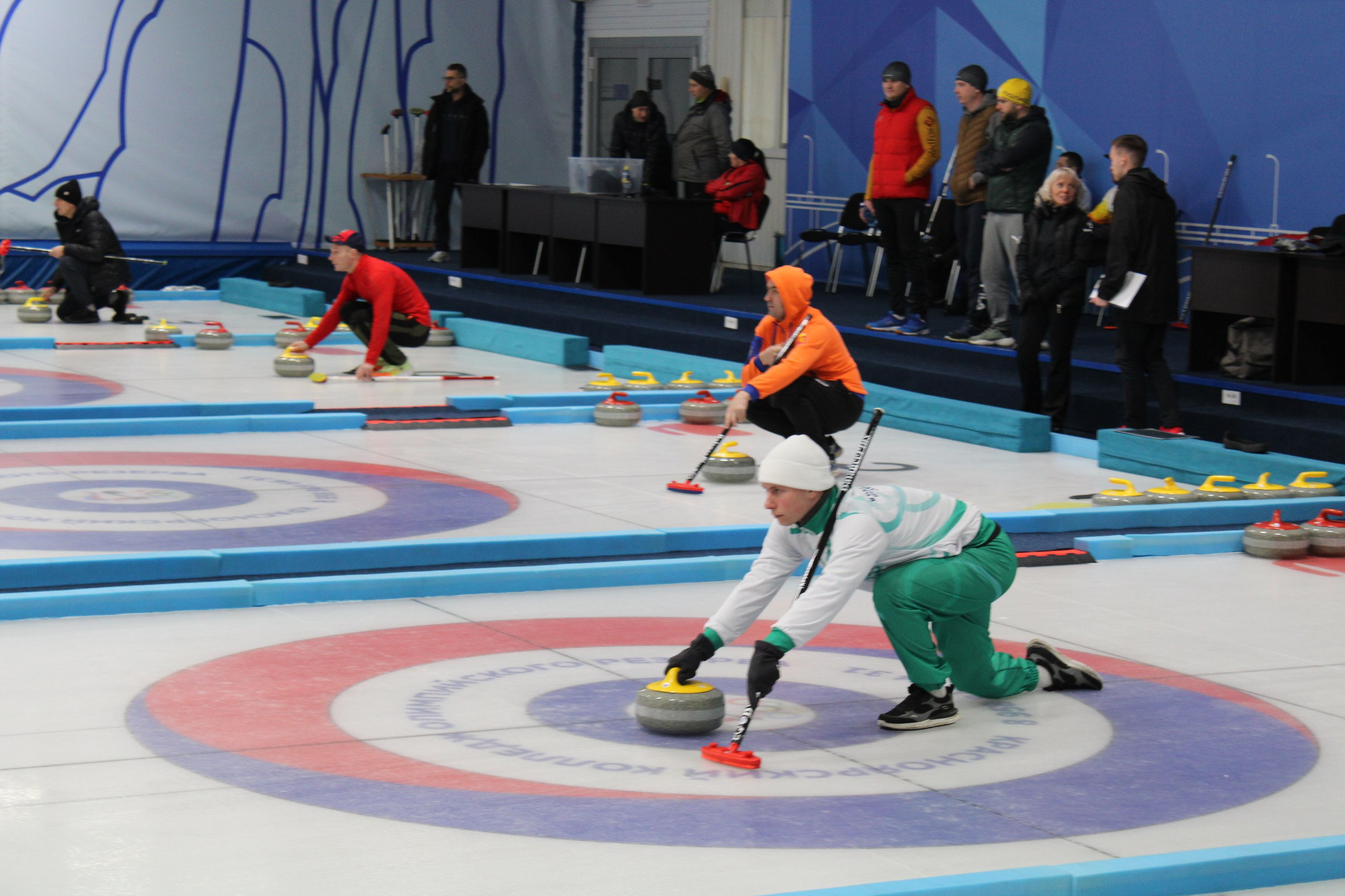 Насыщенные выходные на КВЗ: спорт, форум и кёрлинг! 
